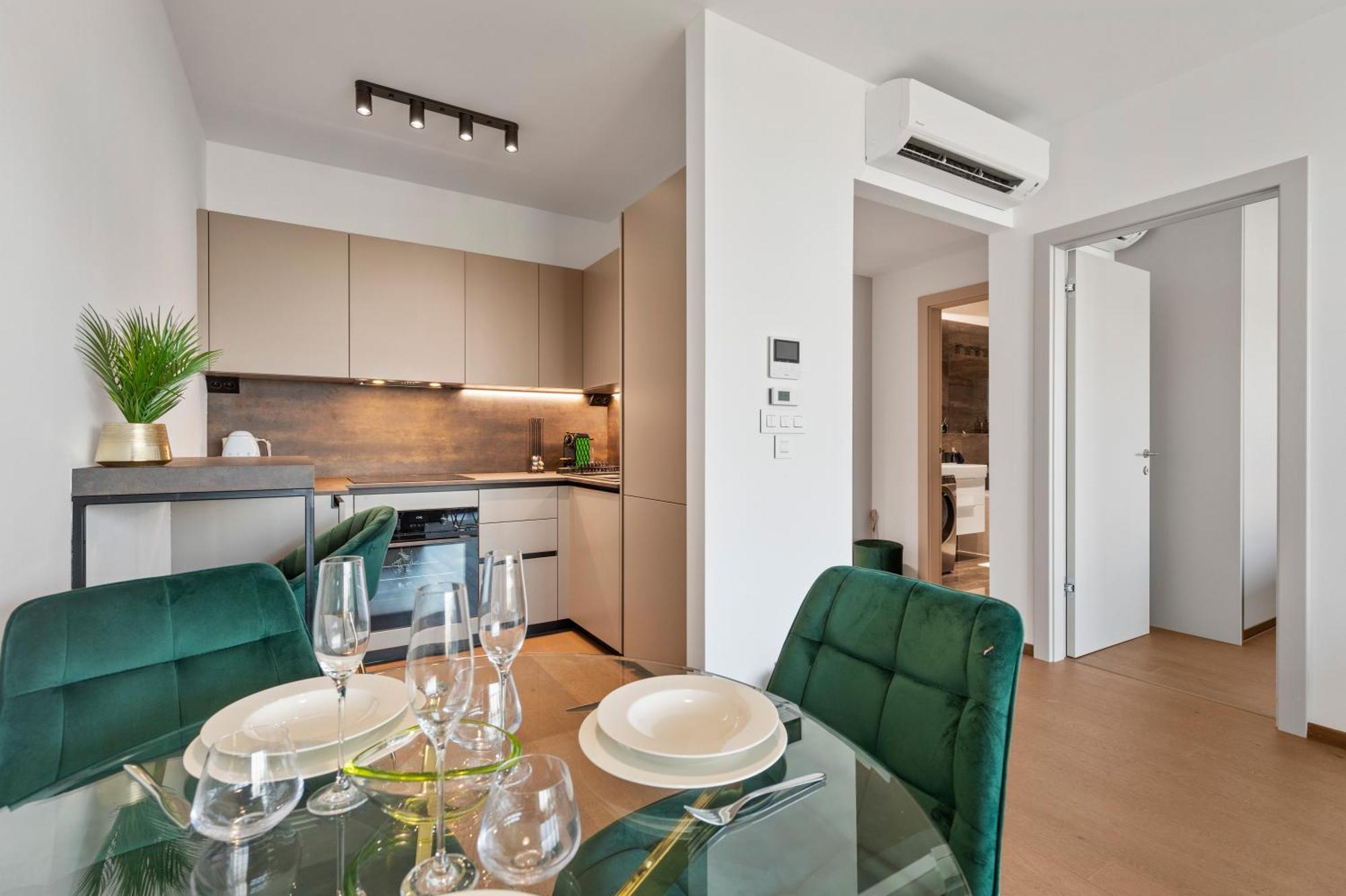 Eurovea Tower 2 Sky View Apartment *